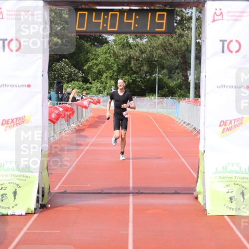 14.06.2026 - 7 Türme Triathlon Andreas Tolksdorf http://msf.ph/oto/9802526 14.06.2026 15:04:19 Ziel 878 meine-sportfotos.de