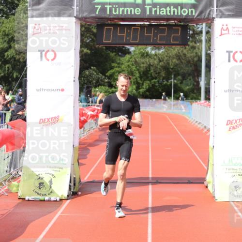 14.06.2026 - 7 Türme Triathlon Andreas Tolksdorf http://msf.ph/oto/9802547 14.06.2026 15:04:22 Ziel 878 meine-sportfotos.de