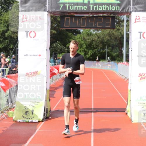 14.06.2026 - 7 Türme Triathlon Andreas Tolksdorf http://msf.ph/oto/9802552 14.06.2026 15:04:22 Ziel 878 meine-sportfotos.de