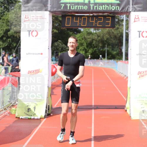 14.06.2026 - 7 Türme Triathlon Andreas Tolksdorf http://msf.ph/oto/9802556 14.06.2026 15:04:23 Ziel 878 meine-sportfotos.de