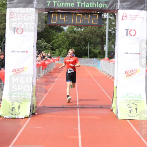 14.06.2026 - 7 Türme Triathlon Andreas Tolksdorf http://msf.ph/oto/9802691 14.06.2026 15:10:41 Ziel 1062 meine-sportfotos.de