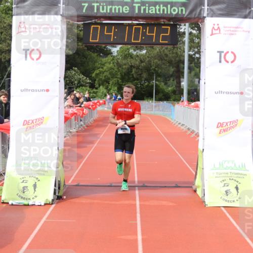 14.06.2026 - 7 Türme Triathlon Andreas Tolksdorf http://msf.ph/oto/9802698 14.06.2026 15:10:41 Ziel 1062 meine-sportfotos.de
