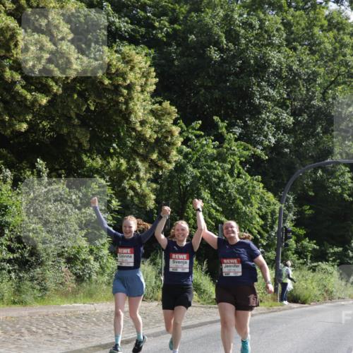 14.06.2026 - REWE Women's Run Jannik Wohlers http://msf.ph/oto/9802699 14.06.2026 10:15:41 Laufen 10729 meine-sportfotos.de