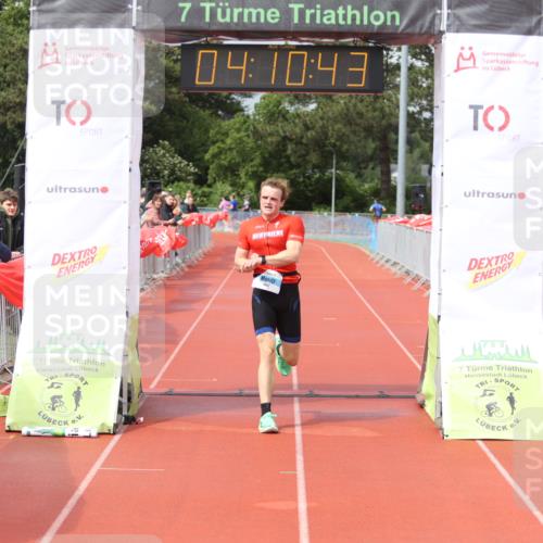 14.06.2026 - 7 Türme Triathlon Andreas Tolksdorf http://msf.ph/oto/9802702 14.06.2026 15:10:41 Ziel 1062 meine-sportfotos.de