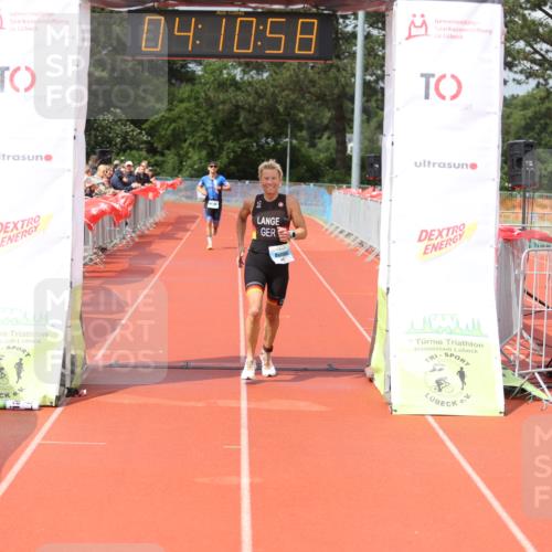 14.06.2026 - 7 Türme Triathlon Andreas Tolksdorf http://msf.ph/oto/9802721 14.06.2026 15:10:57 Ziel 931, 1042 meine-sportfotos.de