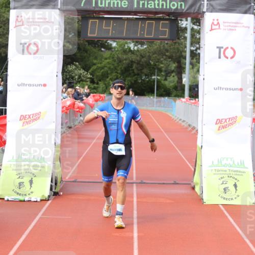 14.06.2026 - 7 Türme Triathlon Andreas Tolksdorf http://msf.ph/oto/9802736 14.06.2026 15:11:04 Ziel 931, 1042 meine-sportfotos.de