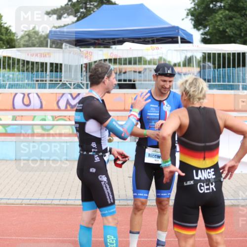 14.06.2026 - 7 Türme Triathlon Andreas Tolksdorf http://msf.ph/oto/9802757 14.06.2026 15:11:58 Ziel  meine-sportfotos.de