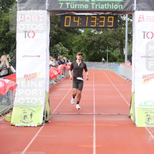 14.06.2026 - 7 Türme Triathlon Andreas Tolksdorf http://msf.ph/oto/9802800 14.06.2026 15:13:38 Ziel 924 meine-sportfotos.de