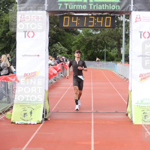 14.06.2026 - 7 Türme Triathlon Andreas Tolksdorf http://msf.ph/oto/9802803 14.06.2026 15:13:38 Ziel 924 meine-sportfotos.de