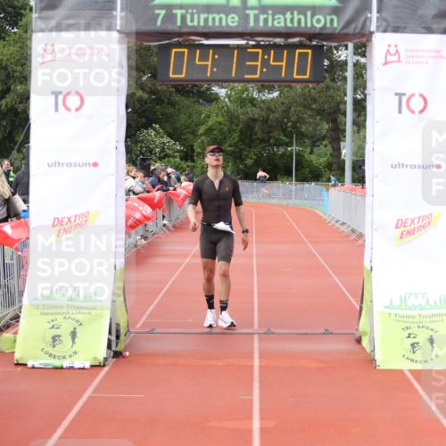 14.06.2026 - 7 Türme Triathlon Andreas Tolksdorf http://msf.ph/oto/9802807 14.06.2026 15:13:38 Ziel 924 meine-sportfotos.de