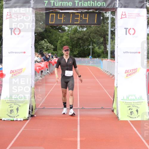14.06.2026 - 7 Türme Triathlon Andreas Tolksdorf http://msf.ph/oto/9802814 14.06.2026 15:13:39 Ziel 924 meine-sportfotos.de