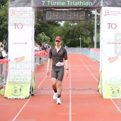 14.06.2026 - 7 Türme Triathlon Andreas Tolksdorf http://msf.ph/oto/9802821 14.06.2026 15:13:41 Ziel 924 meine-sportfotos.de