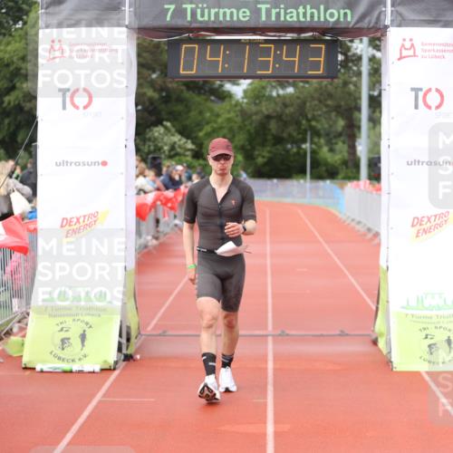 14.06.2026 - 7 Türme Triathlon Andreas Tolksdorf http://msf.ph/oto/9802825 14.06.2026 15:13:41 Ziel 924 meine-sportfotos.de