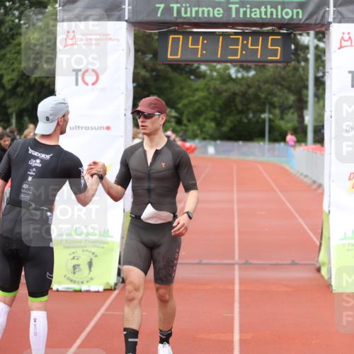 14.06.2026 - 7 Türme Triathlon Andreas Tolksdorf http://msf.ph/oto/9802834 14.06.2026 15:13:43 Ziel 924 meine-sportfotos.de