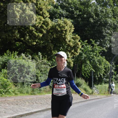 14.06.2026 - REWE Women's Run Jannik Wohlers http://msf.ph/oto/9802835 14.06.2026 10:16:21 Laufen 10918 meine-sportfotos.de
