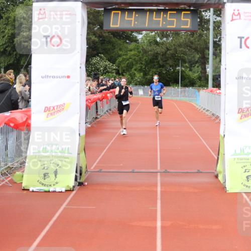 14.06.2026 - 7 Türme Triathlon Andreas Tolksdorf http://msf.ph/oto/9802841 14.06.2026 15:14:54 Ziel 957, 1103 meine-sportfotos.de
