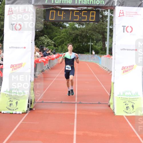 14.06.2026 - 7 Türme Triathlon Andreas Tolksdorf http://msf.ph/oto/9802881 14.06.2026 15:15:56 Ziel 1006 meine-sportfotos.de