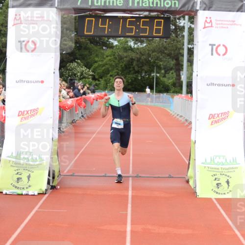 14.06.2026 - 7 Türme Triathlon Andreas Tolksdorf http://msf.ph/oto/9802889 14.06.2026 15:15:57 Ziel 1006 meine-sportfotos.de