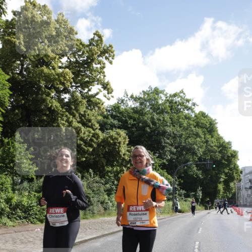 14.06.2026 - REWE Women's Run Jannik Wohlers http://msf.ph/oto/9802941 14.06.2026 10:16:49 Laufen 10311, 6517, 10759, 57 meine-sportfotos.de