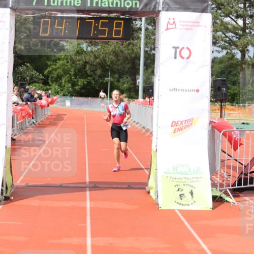 14.06.2026 - 7 Türme Triathlon Andreas Tolksdorf http://msf.ph/oto/9803016 14.06.2026 15:17:57 Ziel 976 meine-sportfotos.de