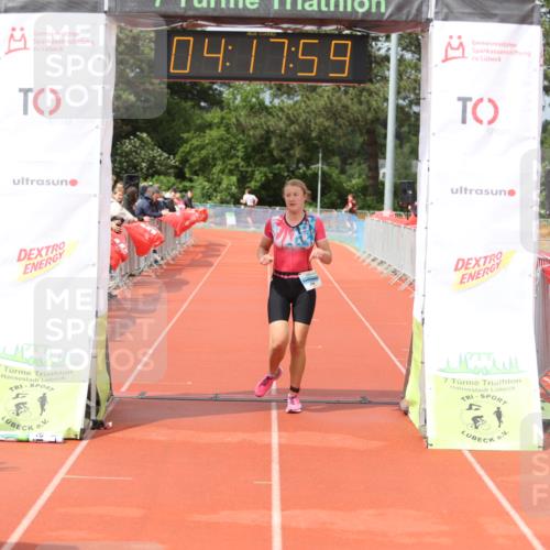 14.06.2026 - 7 Türme Triathlon Andreas Tolksdorf http://msf.ph/oto/9803024 14.06.2026 15:17:58 Ziel 976 meine-sportfotos.de