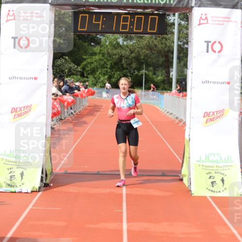 14.06.2026 - 7 Türme Triathlon Andreas Tolksdorf http://msf.ph/oto/9803028 14.06.2026 15:17:58 Ziel 976 meine-sportfotos.de