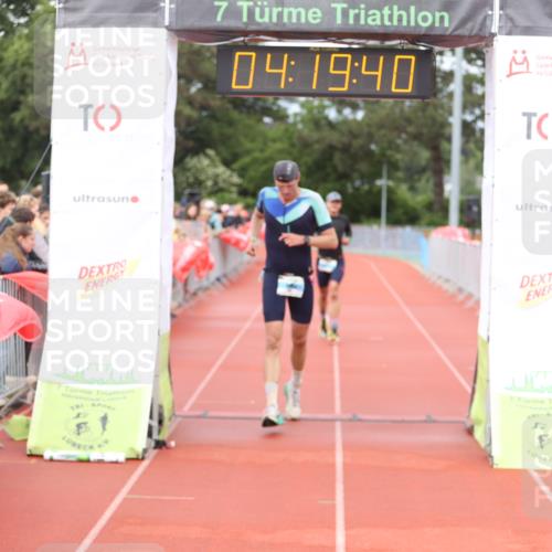 14.06.2026 - 7 Türme Triathlon Andreas Tolksdorf http://msf.ph/oto/9803085 14.06.2026 15:19:38 Ziel 977, 1113 meine-sportfotos.de