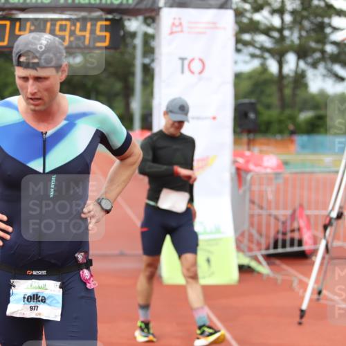 14.06.2026 - 7 Türme Triathlon Andreas Tolksdorf http://msf.ph/oto/9803091 14.06.2026 15:19:43 Ziel 977, 1113 meine-sportfotos.de