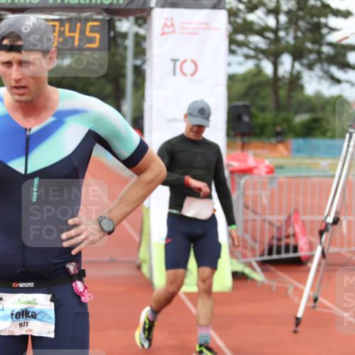 14.06.2026 - 7 Türme Triathlon Andreas Tolksdorf http://msf.ph/oto/9803094 14.06.2026 15:19:43 Ziel 977, 1113 meine-sportfotos.de