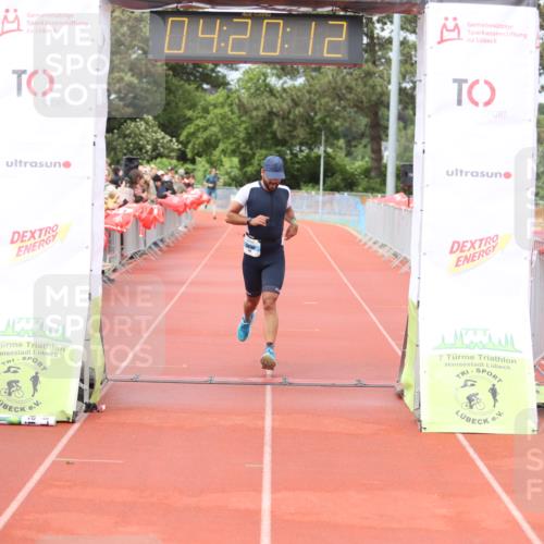 14.06.2026 - 7 Türme Triathlon Andreas Tolksdorf http://msf.ph/oto/9803111 14.06.2026 15:20:10 Ziel 942 meine-sportfotos.de