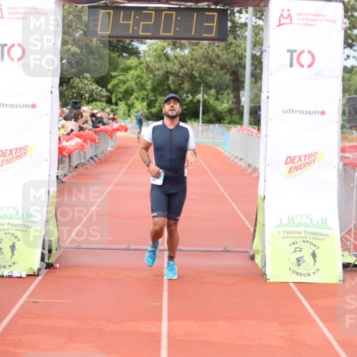 14.06.2026 - 7 Türme Triathlon Andreas Tolksdorf http://msf.ph/oto/9803118 14.06.2026 15:20:11 Ziel 942 meine-sportfotos.de
