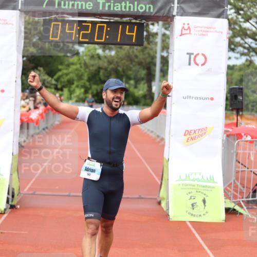 14.06.2026 - 7 Türme Triathlon Andreas Tolksdorf http://msf.ph/oto/9803130 14.06.2026 15:20:13 Ziel 942 meine-sportfotos.de