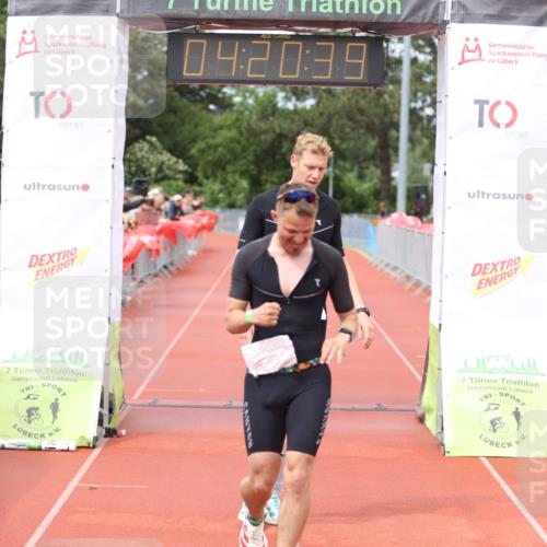 14.06.2026 - 7 Türme Triathlon Andreas Tolksdorf http://msf.ph/oto/9803188 14.06.2026 15:20:37 Ziel 1014, 1157 meine-sportfotos.de