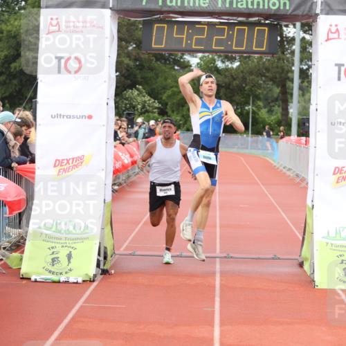 14.06.2026 - 7 Türme Triathlon Andreas Tolksdorf http://msf.ph/oto/9803240 14.06.2026 15:21:59 Ziel 890, 1102 meine-sportfotos.de