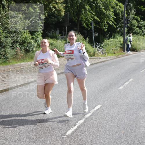 14.06.2026 - REWE Women's Run Jannik Wohlers http://msf.ph/oto/9803263 14.06.2026 10:18:59 Laufen 10135, 10136 meine-sportfotos.de