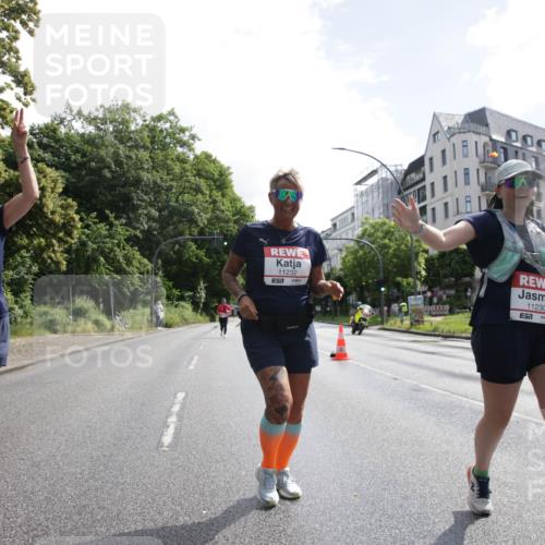 14.06.2026 - REWE Women's Run Jannik Wohlers http://msf.ph/oto/9803347 14.06.2026 10:19:37 Laufen 10484, 57, 11232, 57, 11230 meine-sportfotos.de