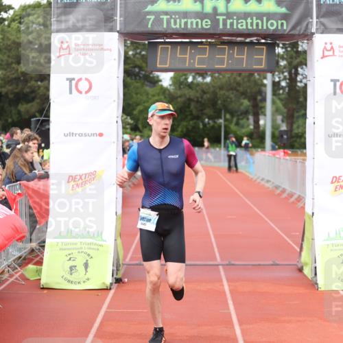 14.06.2026 - 7 Türme Triathlon Andreas Tolksdorf http://msf.ph/oto/9803382 14.06.2026 15:23:42 Ziel 1045 meine-sportfotos.de