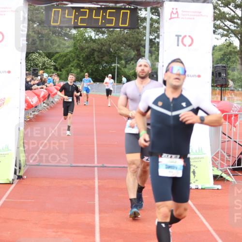 14.06.2026 - 7 Türme Triathlon Andreas Tolksdorf http://msf.ph/oto/9803497 14.06.2026 15:24:48 Ziel 873, 950, 959, 1019, 1026 meine-sportfotos.de