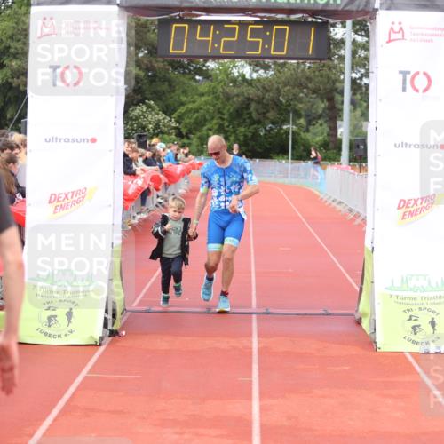 14.06.2026 - 7 Türme Triathlon Andreas Tolksdorf http://msf.ph/oto/9803533 14.06.2026 15:24:59 Ziel 950, 981, 1026 meine-sportfotos.de