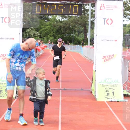 14.06.2026 - 7 Türme Triathlon Andreas Tolksdorf http://msf.ph/oto/9803557 14.06.2026 15:25:08 Ziel 981, 1008 meine-sportfotos.de