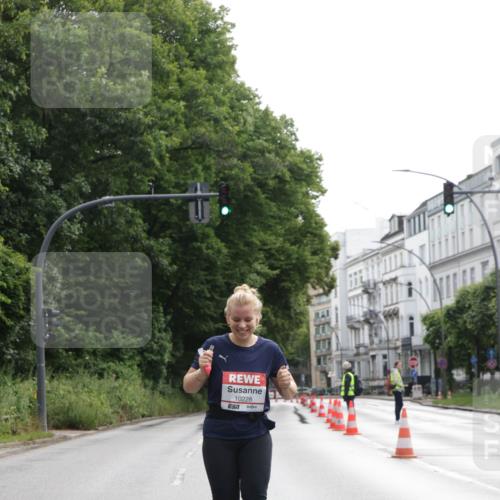 14.06.2026 - REWE Women's Run Jannik Wohlers http://msf.ph/oto/9803577 14.06.2026 10:23:04 Laufen 10228 meine-sportfotos.de