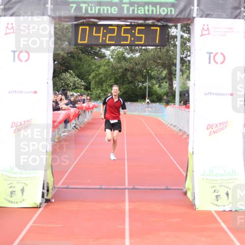14.06.2026 - 7 Türme Triathlon Andreas Tolksdorf http://msf.ph/oto/9803631 14.06.2026 15:25:56 Ziel 964, 1192 meine-sportfotos.de
