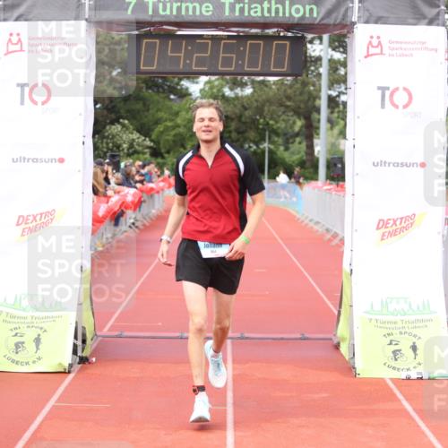 14.06.2026 - 7 Türme Triathlon Andreas Tolksdorf http://msf.ph/oto/9803655 14.06.2026 15:25:59 Ziel 964 meine-sportfotos.de