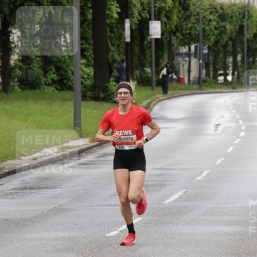 14.06.2026 - REWE Women's Run Jannik Wohlers http://msf.ph/oto/9803783 14.06.2026 10:36:33 Laufen 5910 meine-sportfotos.de