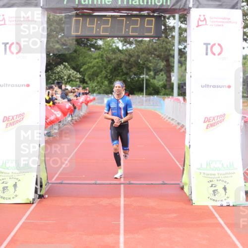 14.06.2026 - 7 Türme Triathlon Andreas Tolksdorf http://msf.ph/oto/9803787 14.06.2026 15:27:28 Ziel 851, 994 meine-sportfotos.de