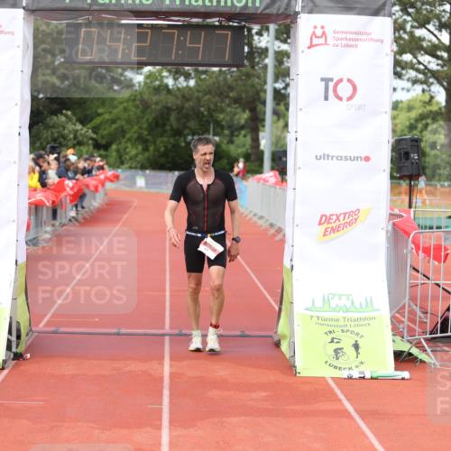 14.06.2026 - 7 Türme Triathlon Andreas Tolksdorf http://msf.ph/oto/9803831 14.06.2026 15:27:46 Ziel 828 meine-sportfotos.de