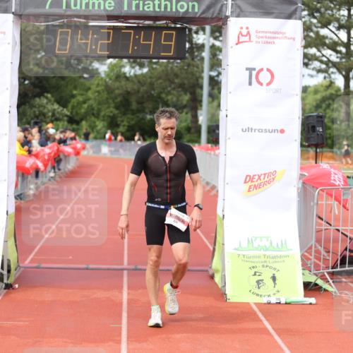 14.06.2026 - 7 Türme Triathlon Andreas Tolksdorf http://msf.ph/oto/9803847 14.06.2026 15:27:48 Ziel 828 meine-sportfotos.de