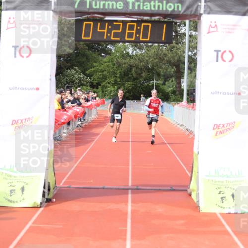 14.06.2026 - 7 Türme Triathlon Andreas Tolksdorf http://msf.ph/oto/9803851 14.06.2026 15:28:00 Ziel 906, 1171 meine-sportfotos.de