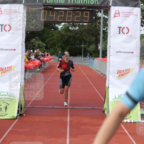 14.06.2026 - 7 Türme Triathlon Andreas Tolksdorf http://msf.ph/oto/9803907 14.06.2026 15:28:27 Ziel 1029, 1058, 1081 meine-sportfotos.de