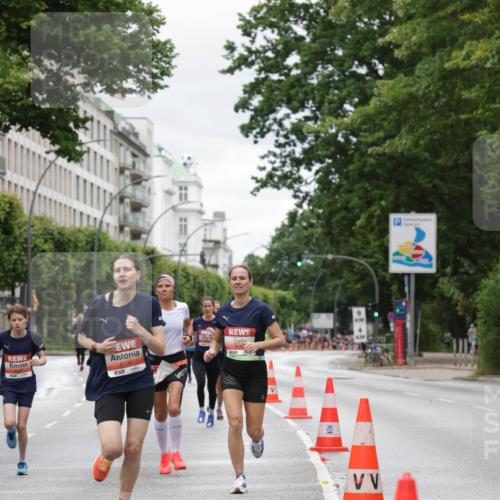 14.06.2026 - REWE Women's Run Jannik Wohlers http://msf.ph/oto/9804059 14.06.2026 10:37:17 Laufen 5336, 517, 605, 7 meine-sportfotos.de